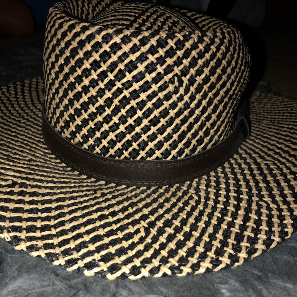 Straw Hat - Picture 2 of 3